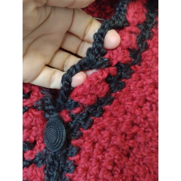 Vintage Handmade Red Black Crochet Wrap & Hat Set Fuzzy Acrylic Fringe - Picture 6 of 9